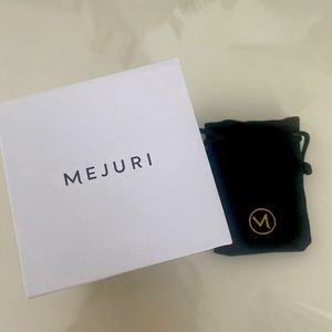 Mejuri best seller - diamond gold necklace